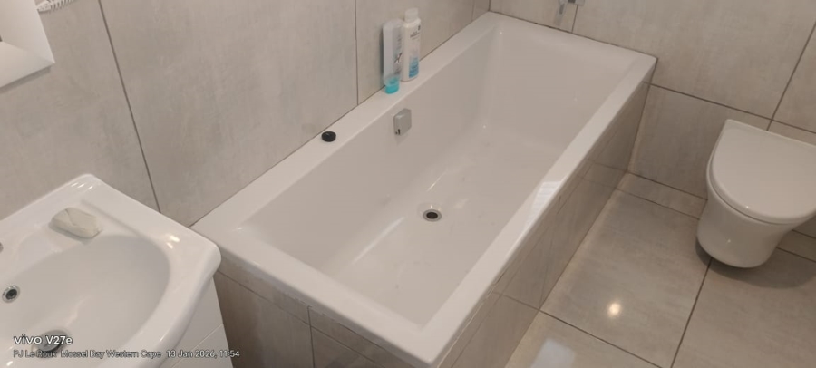 To Let 4 Bedroom Property for Rent in Hartenbos Central Western Cape